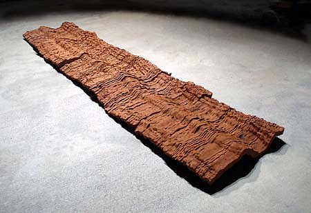 Jeff Schmuki
Ribbon, 2004
ceramic, 6 x 17 x 480 inches