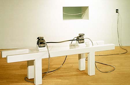 Michel De Broin
Contre-revolution, 1997
210 x 60 x 85 cm