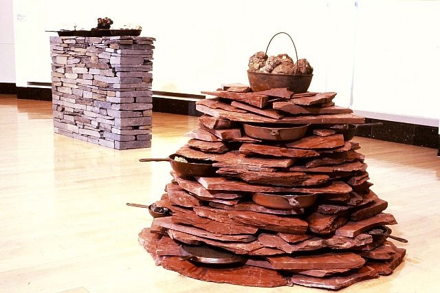 Celeste Roberge
Stacks for Home and Office, Volcano, 1999
slate, cast iron pans, minerals, 40 x 48 in.