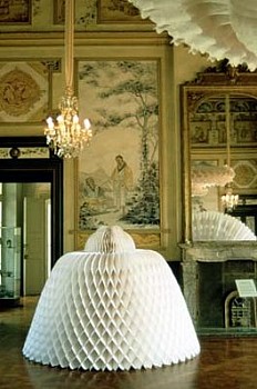 Louise Paramor - Lust Garten