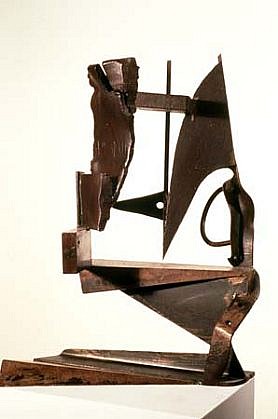 Peter Blunsden
Anvil, 1993
steel, 90 x 64 x 45 cm