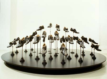 Marion Borgelt
Orchestredes des Promeneurs, 2002
mixed media, 106 x 300 cm