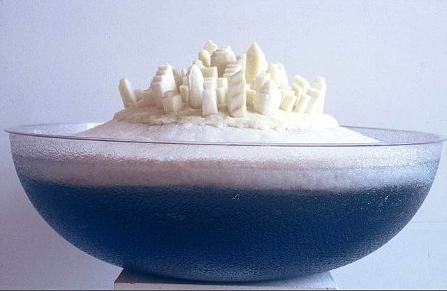 Yoshiko Kanai
Floating Island, 2009
molded sugar, mixed media, colored water, 15 x 10 in.