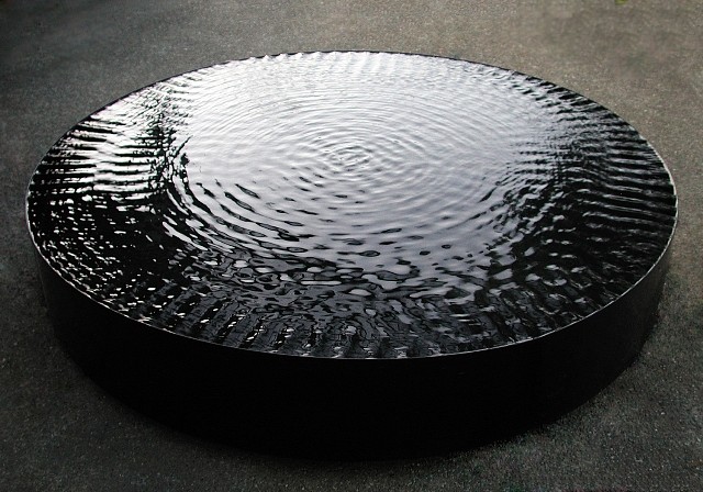 Eric Tillinghast
Round Tank, 2009
water, steel, vibrating motor, 12 x 80 x 80 in.