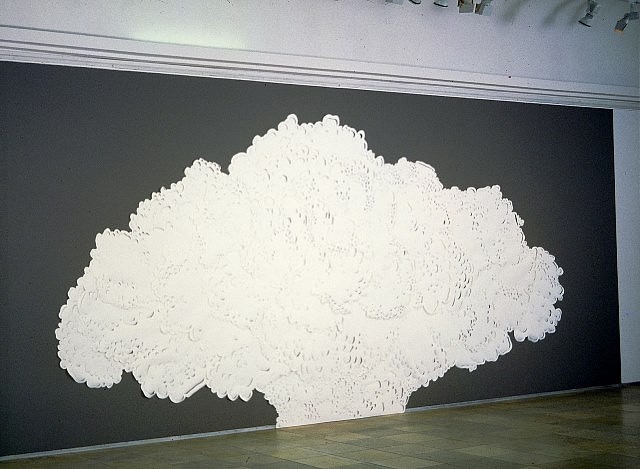 Andreas Kocks
Paperwork #402, 2004
paper, wallpaint, 1000 x 400 x 2.5 cm