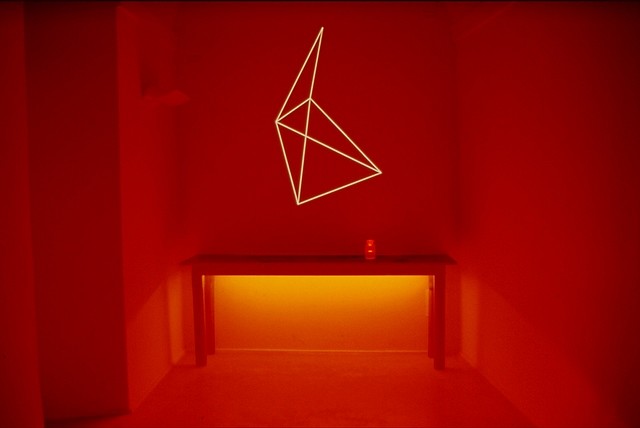 Stefano Bonacci
Giardino segreto, 2002
installation of wood table, glass, water, projection, red neon, 250 x 500 x 300 cm