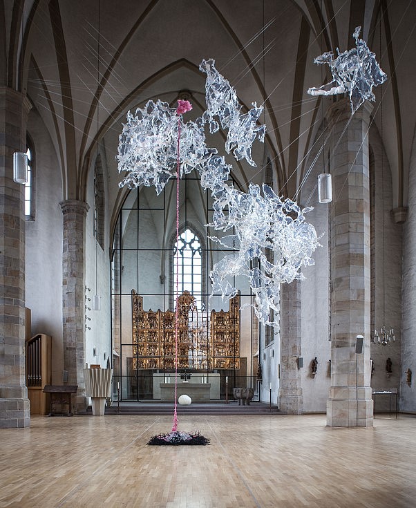Aljoscha
Funiculus umbilicalis (installation: St. Petri, Dortmund), 2015
acrylic glass, silicone, oil, 8 x 9 x 12 meters