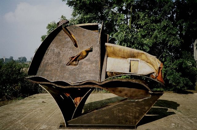 Andrew Sloan
Totem, 1993
steel, 72 x 84 in.