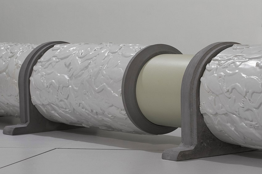 Alessandro Di Pietro
Shelley, detail, 2019
ceramic, aluminum, pigmented plaster, resin, electrical generator, display painted wood, polystyrene, steel, 10 x 87 x 12 in.