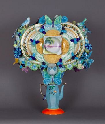 Joan Bankemper
Garrison, 2019
assemblage, ceramic, grout, 19 x 24 x 10 in.