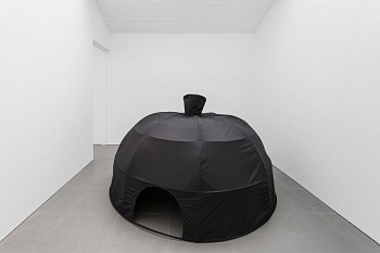 Anna-Sophie Berger -&nbsp;The Wearer of Clothes