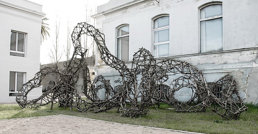 Camilo Guinot
Concrete Animism, 2016
pruning branches and wooden dowels, 393 x 197 x 177 in.
