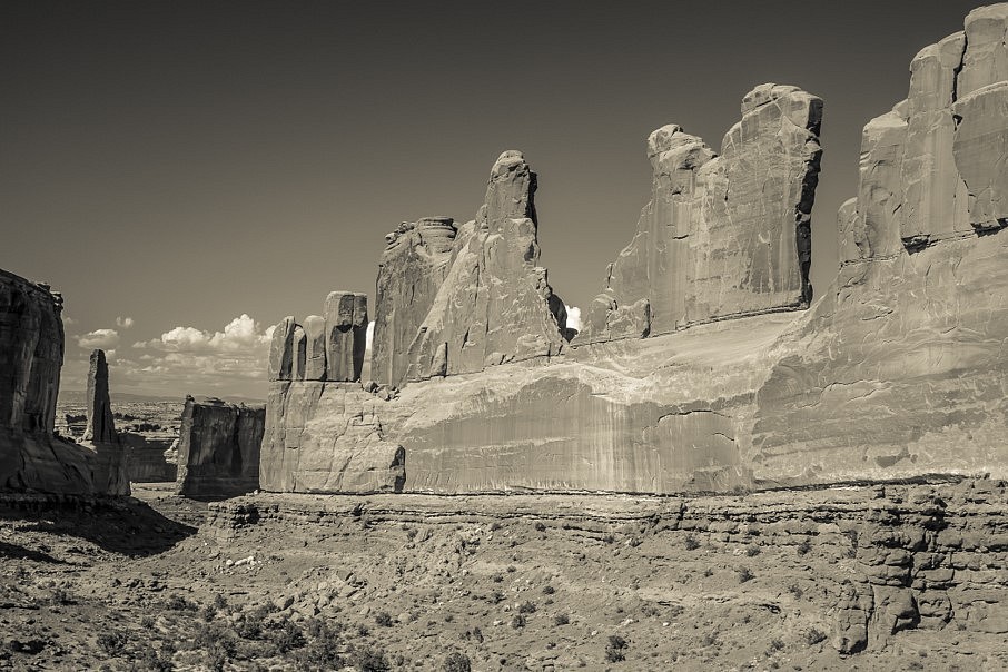 Toba Tucker
ARCHES NATIONAL PARK Utah #5617, 2014
archival inkjet print on Epson Hot Press Natural Smooth Matte Paper, 17 x 22 in.