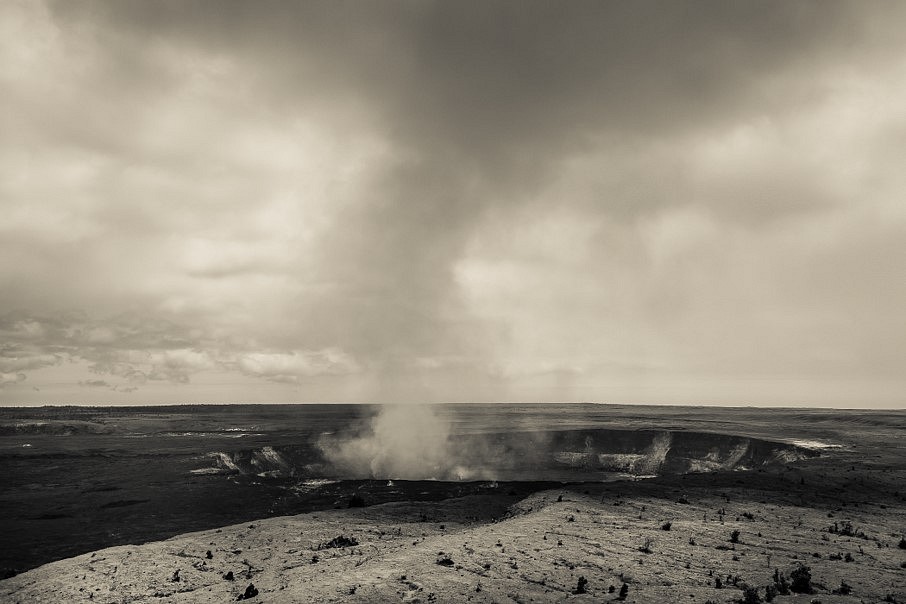 Toba Tucker
KILEUEA CRATER Hawaii #7707, 2017
archival inkjet print on Epson Hot Press Natural Smooth Matte Paper, 17 x 22 in.